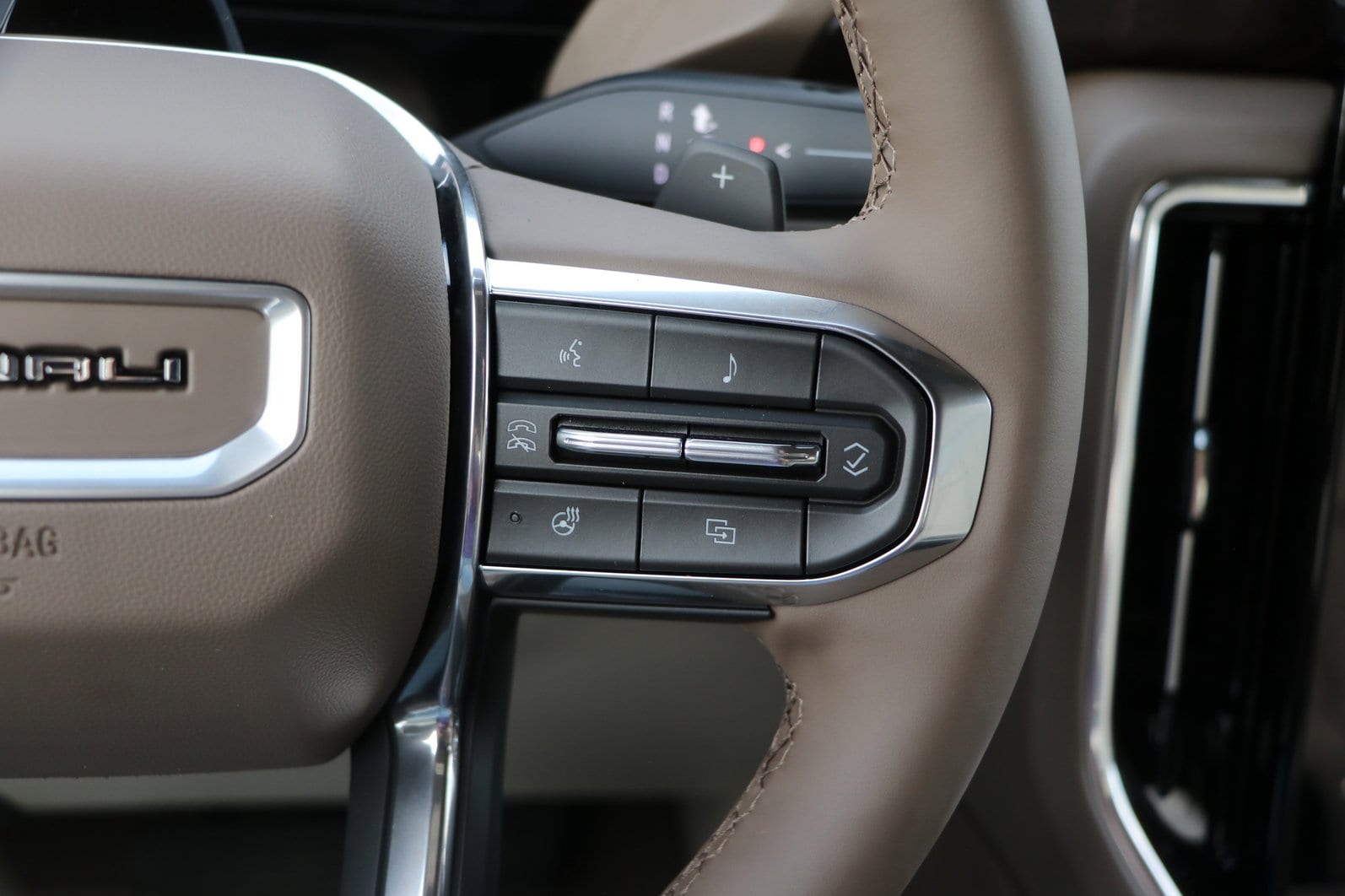 2026 GMC Yukon Denali - Photo 21