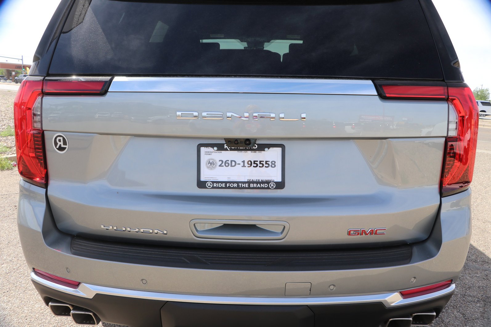 2026 GMC Yukon Denali - Photo 8