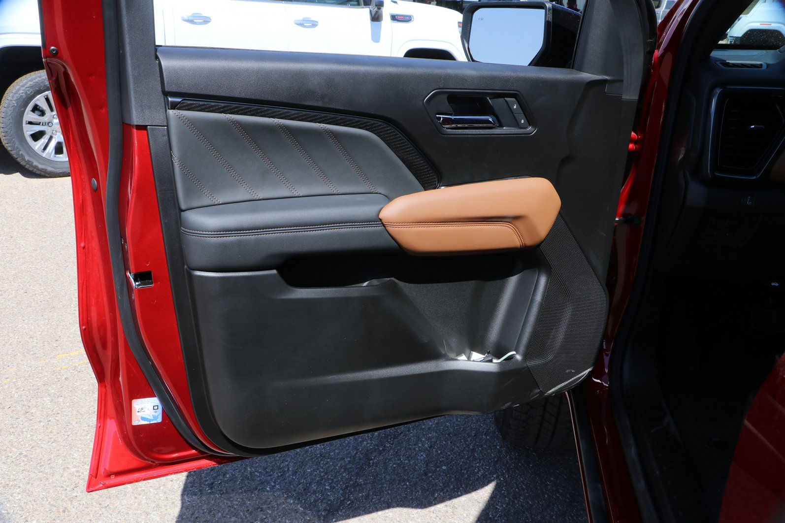 2026 GMC Canyon AT4 - Photo 10