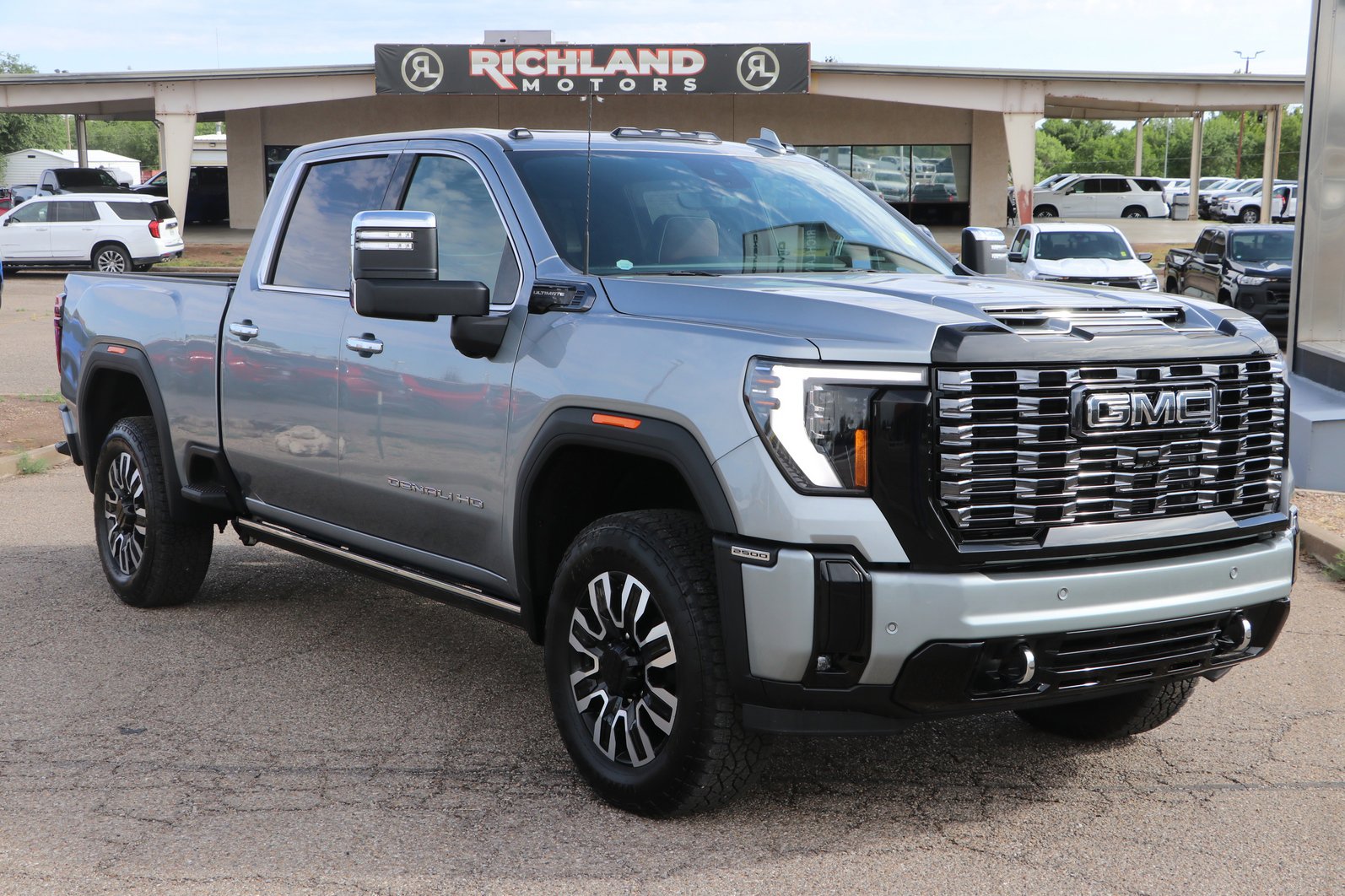 2026 GMC Sierra 4WD Crew Cab Long Box Denali Ultimate's photo