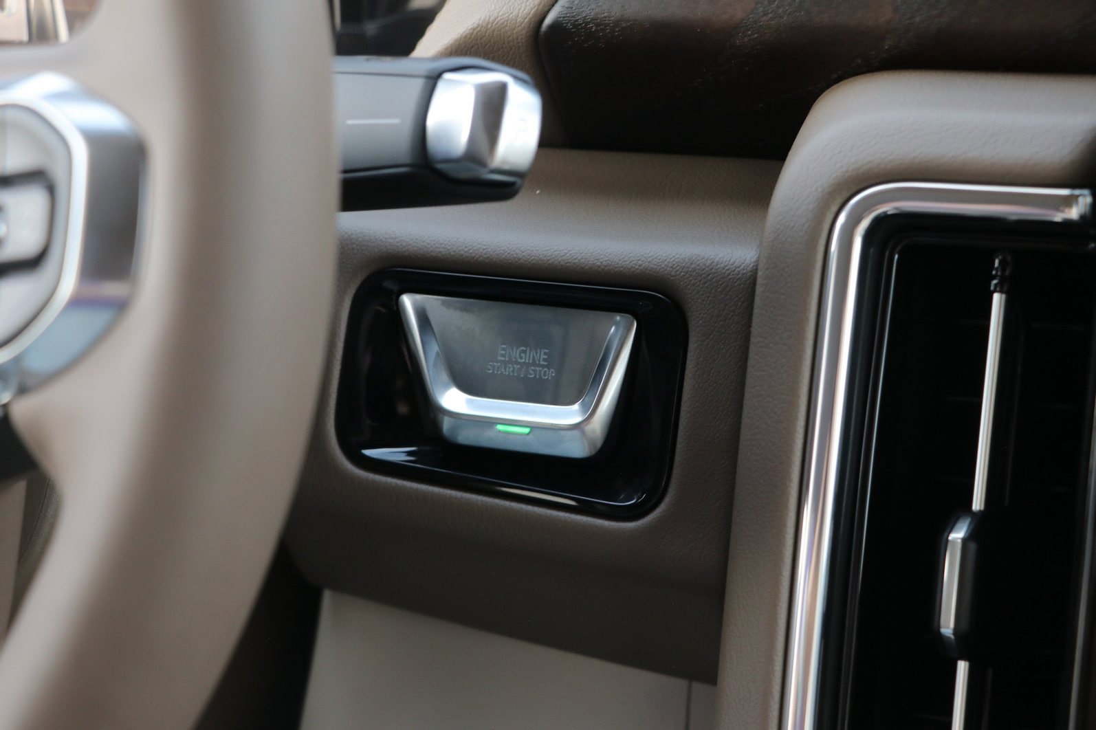 2026 GMC Yukon Denali - Photo 25