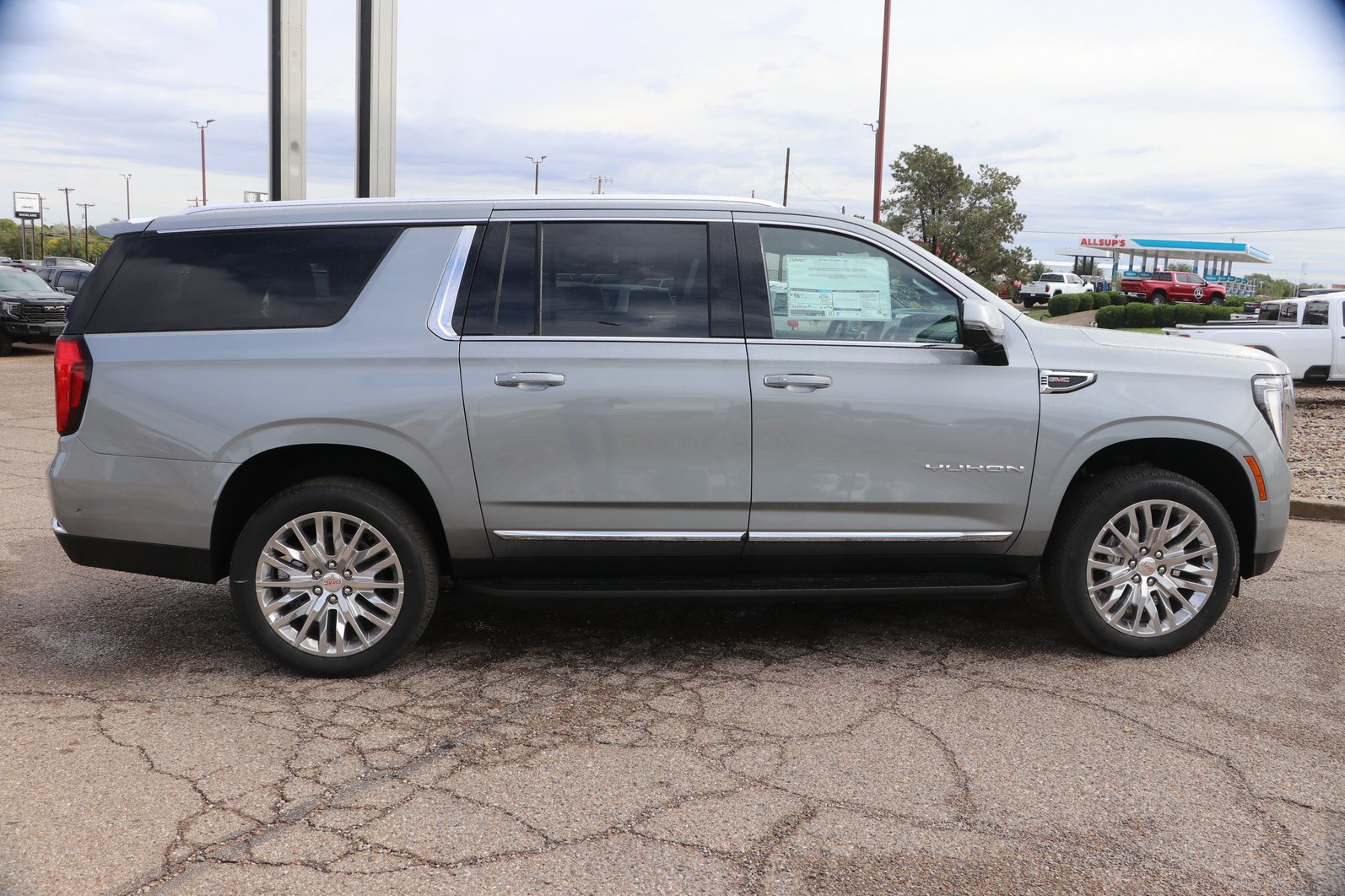 2027 GMC Yukon XL Elevation - Photo 8