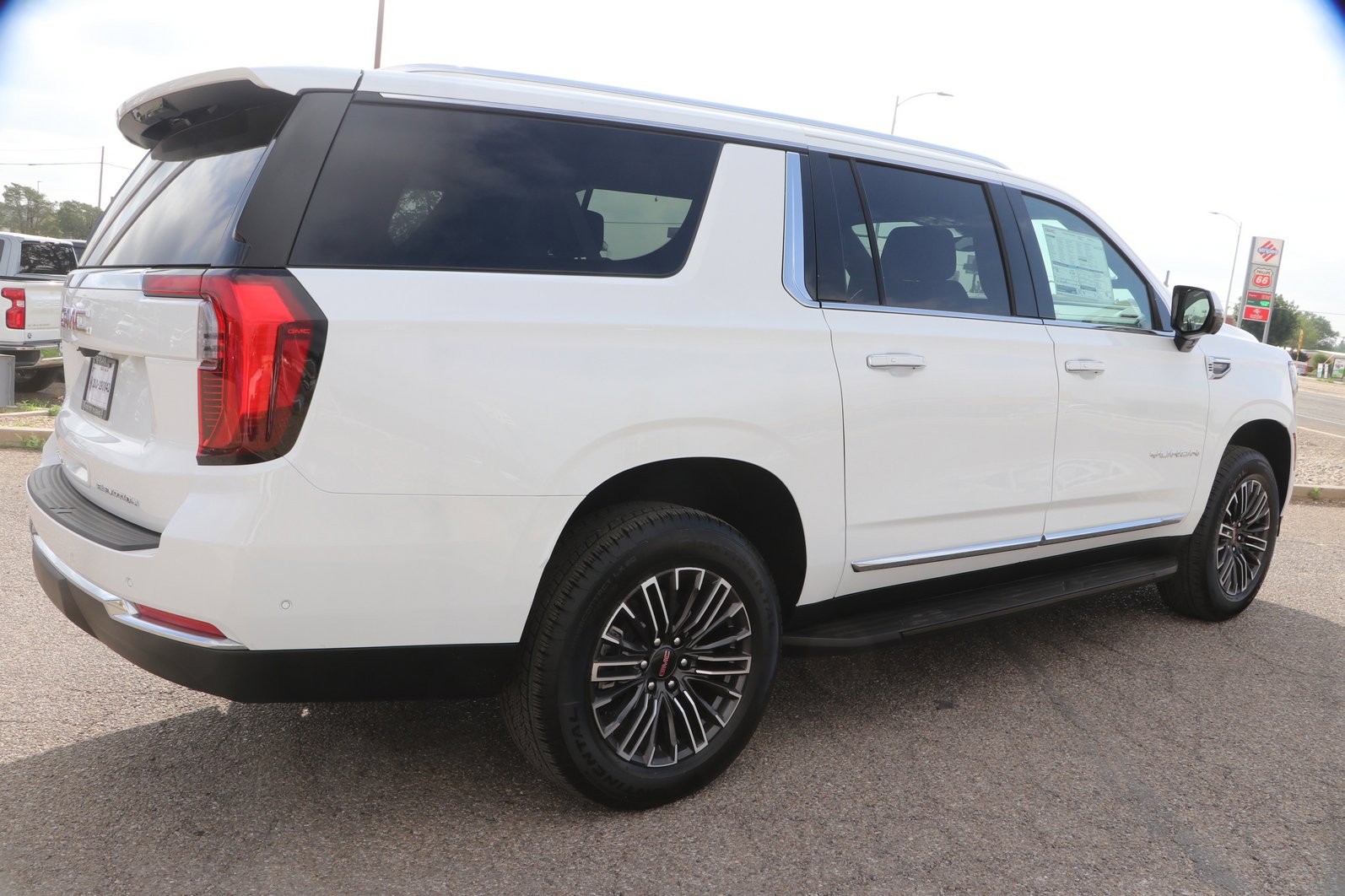 2026 GMC Yukon XL Elevation - Photo 9