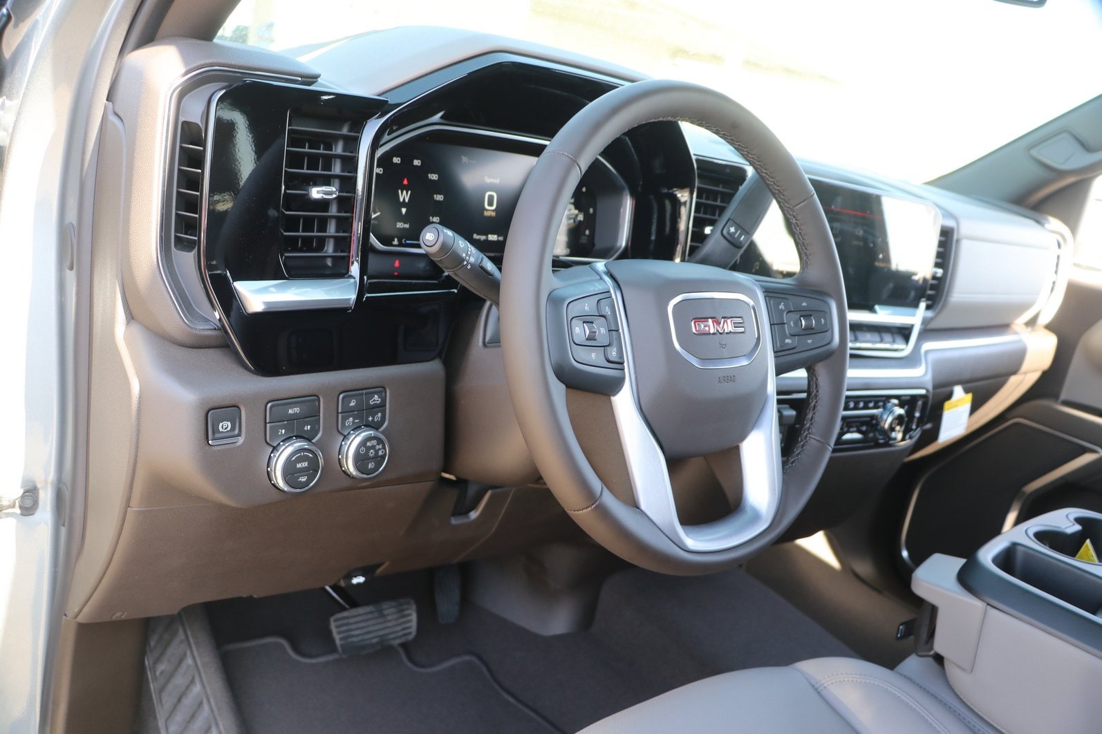 2026 GMC Sierra 1500 SLT - Photo 14