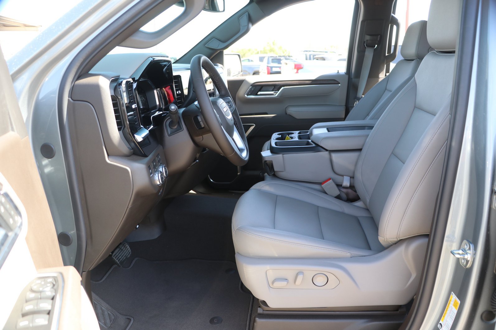 2026 GMC Sierra 1500 SLT - Photo 12