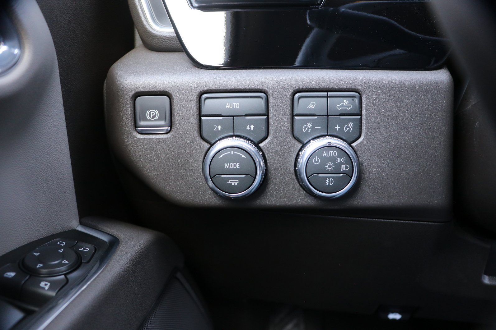 2026 GMC Sierra 1500 SLT - Photo 11