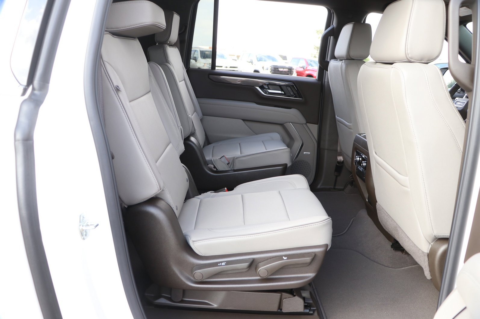 2026 GMC Yukon XL Elevation - Photo 31
