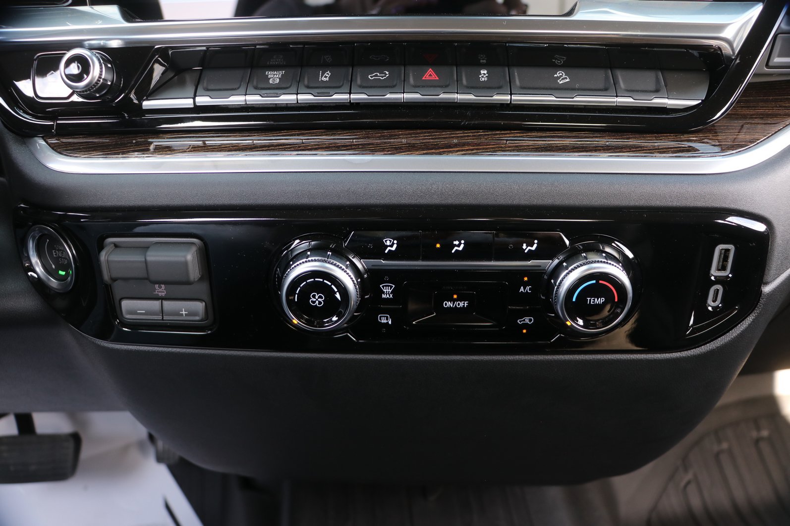 2026 GMC Sierra 3500HD SLE - Photo 21
