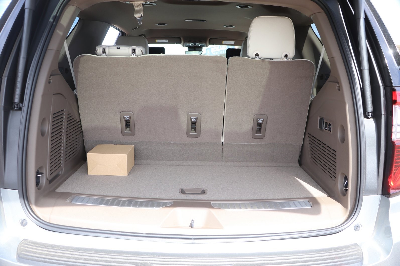 2026 GMC Yukon Denali - Photo 30