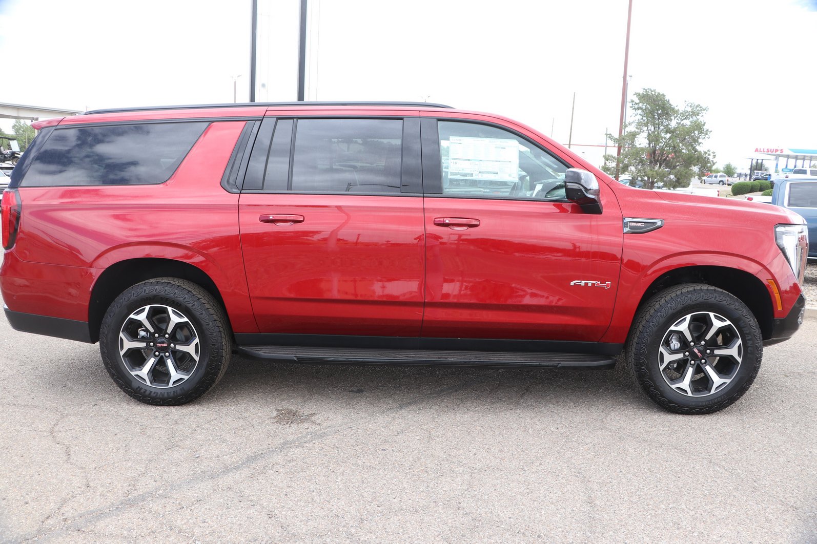 2026 GMC Yukon XL AT4 - Photo 10