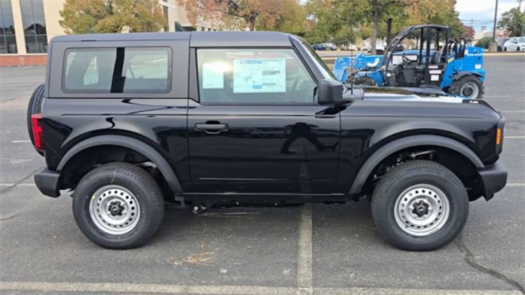 New 2025 Ford Bronco Base Sport Utility