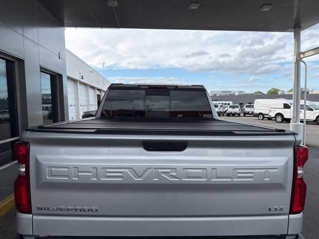 2019 Chevrolet Silverado 1500 LTZ photo 3