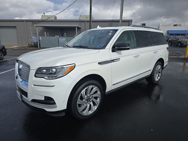 2024 Lincoln Navigator Reserve 4WD's photo