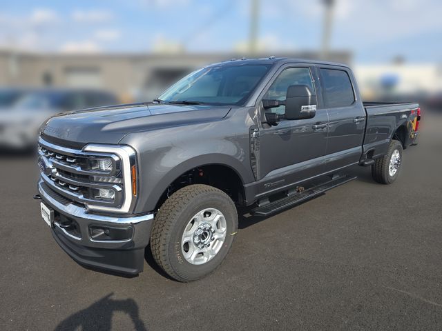 2026 Ford F-350 XLT Crew Cab