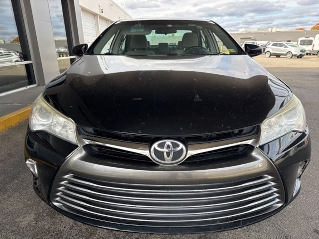 Used 2017 Toyota Camry XLE Sedan