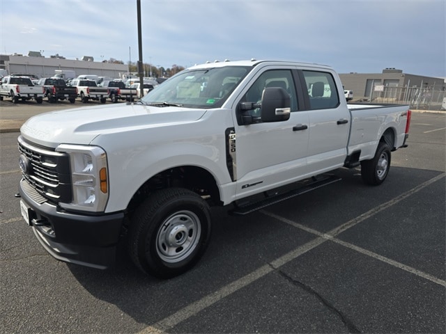 2026 Ford F-350 Super Duty XL's photo
