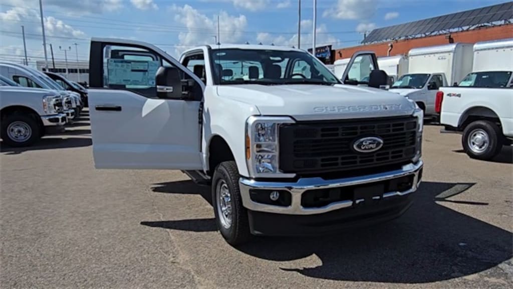 New 2025 Ford F-250 8FT Service Body w/ Lift Gate Extended Cab