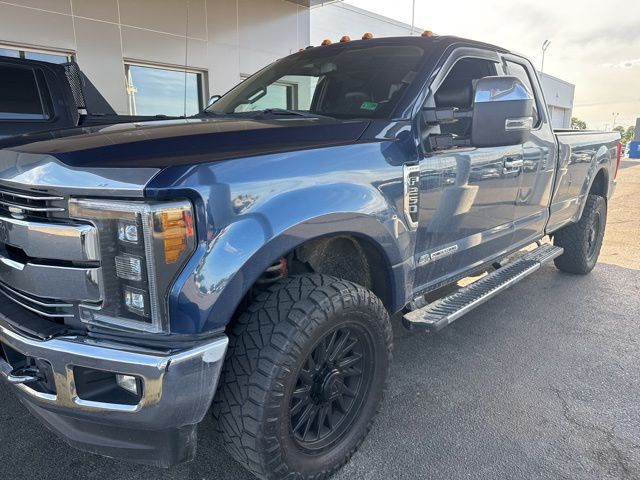 2017 Ford F-250 Lariat 4x4 SuperCab 8' Box's photo