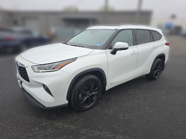 2022 Toyota Highlander Hybrid Bronze Edition SUV