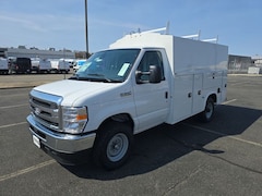 2026 Ford E-350 Cutaway Base