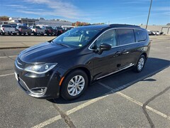 2017 Chrysler Pacifica Touring L Minivan/Van