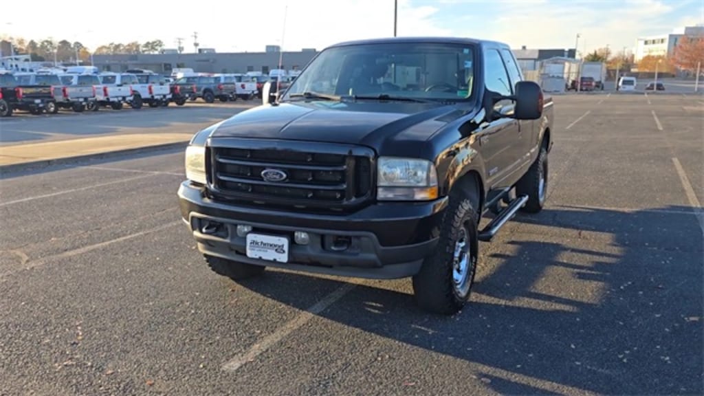 Used 2004 Ford F-250SD Lariat Truck