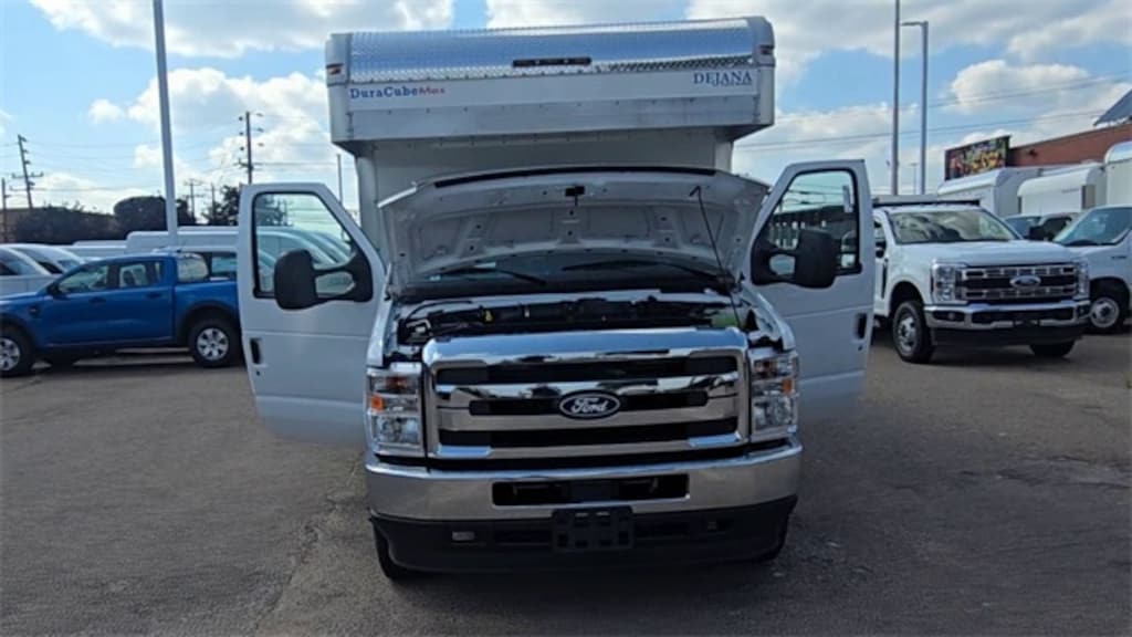 New 2026 Ford E-450 Cutaway Base 14ft Dura Cube Max Utility Body