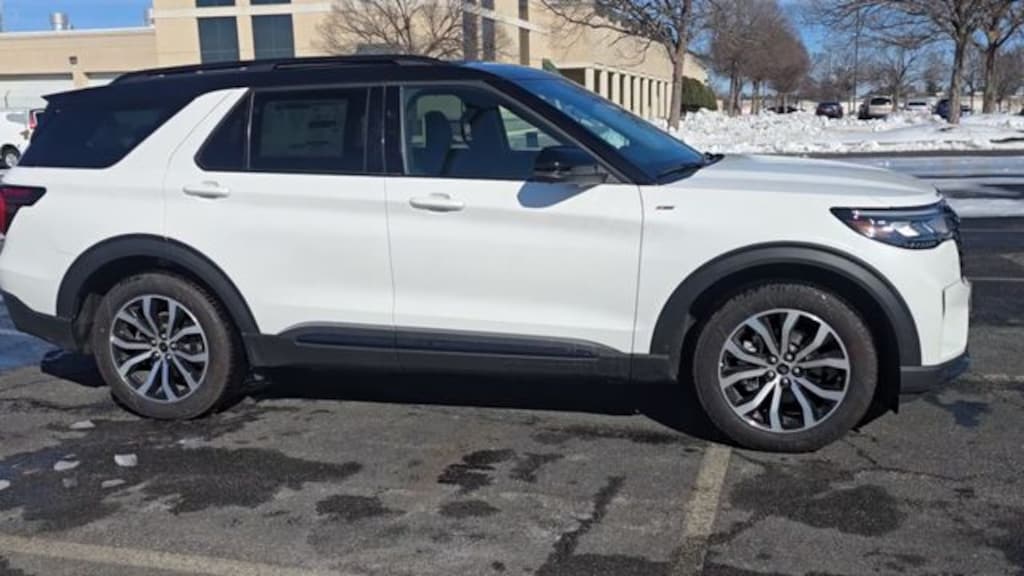 New 2025 Ford Explorer ST-Line Sport Utility