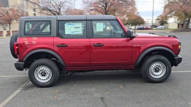 2025 Ford Bronco 4-Door Base