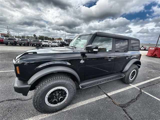 2025 Ford Bronco 4-Door Outer Banks's photo