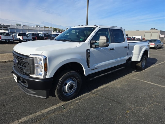 2026 Ford F-350 Super Duty XL's photo