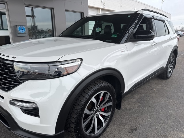 2022 Ford Explorer ST-LINE's photo