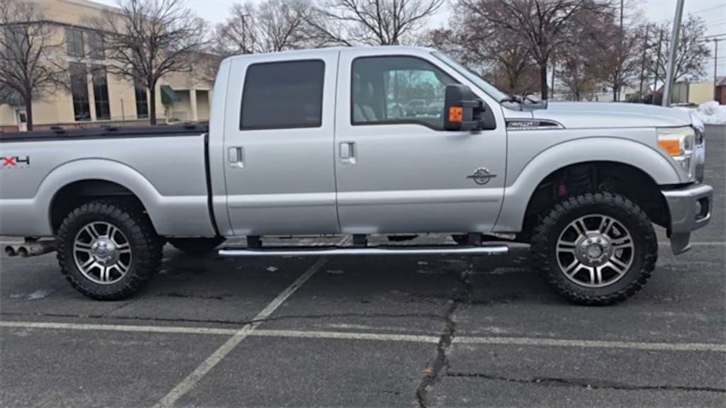 Used 2011 Ford F-250SD Lariat Truck