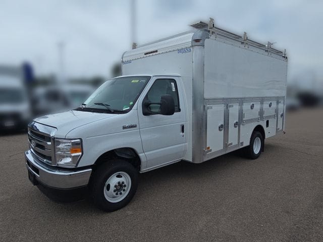 2026 Ford E-Series DRW E-450 Super Duty 158 in WB's photo