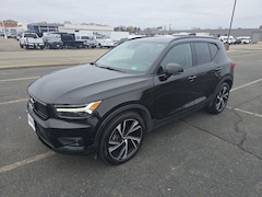 2019 Volvo XC40 R-Design SUV
