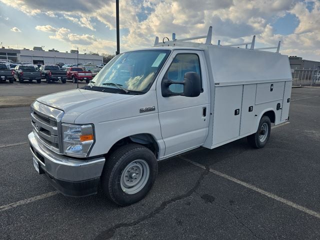 2026 Ford E-Series SRW E-350 Super Duty 138 in WB's photo