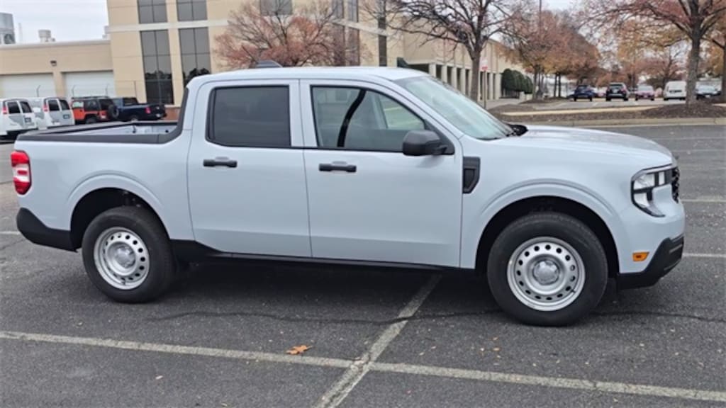 New 2025 Ford Maverick XL Crew Cab