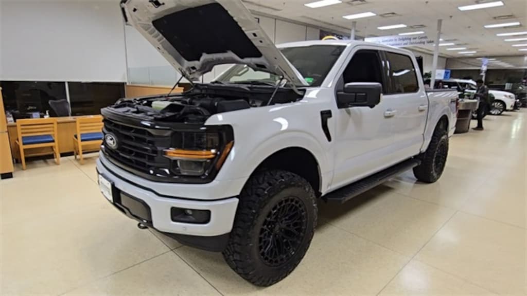 New 2025 Ford F-150 XLT SuperCrew