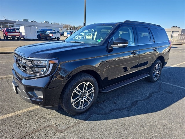 2025 Ford Expedition Active's photo