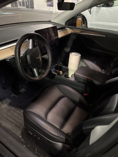 2024 Tesla Model Y Long Range's photo