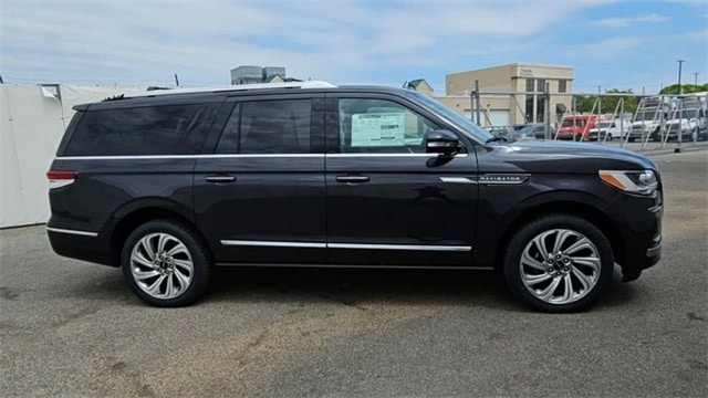 Used 2024 Lincoln Navigator Reserve L with VIN 5LMJJ3LG9REL11799 for sale in Richmond, VA