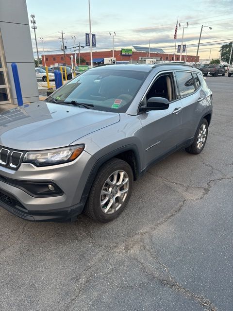 2022 Jeep Compass Latitude Lux 4X4's photo