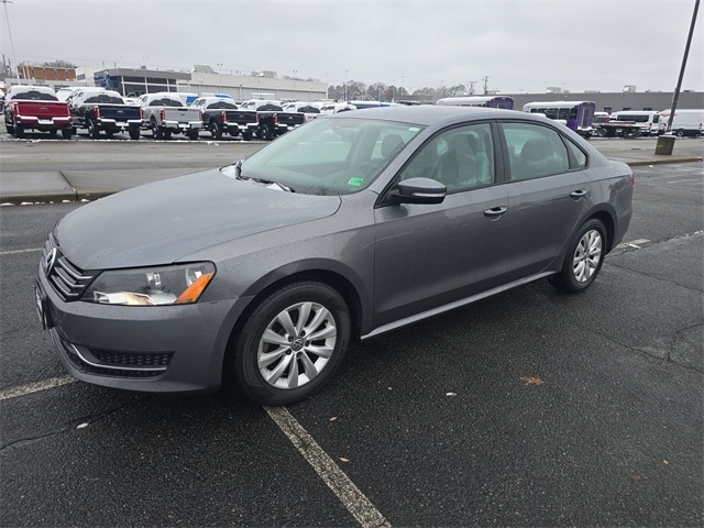 2013 Volkswagen Passat S