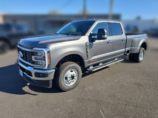 2027 Ford F-350 XLT Crew Cab