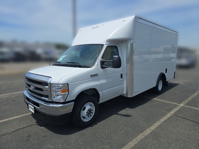 2027 Ford E-Series DRW E-350 Super Duty 158 in WB's photo