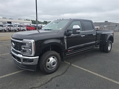 2025 Ford F-350 Lariat Crew Cab