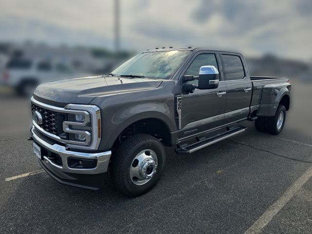2026 Ford F-350 Lariat Crew Cab