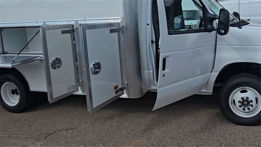 New 2026 Ford E-450 Cutaway Base 14 Ft DuraCube Max Utility Body