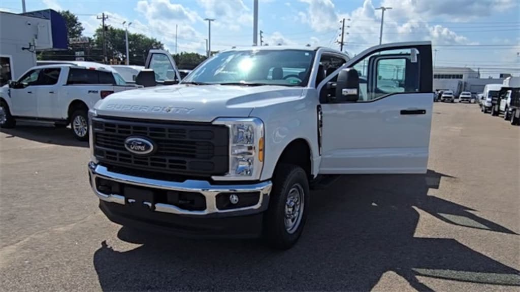 New 2025 Ford F-250 8FT Service Body w/ Lift Gate Extended Cab
