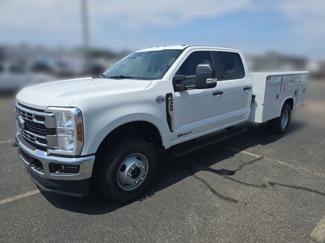 2026 Ford F-350 Chassis Service Body 